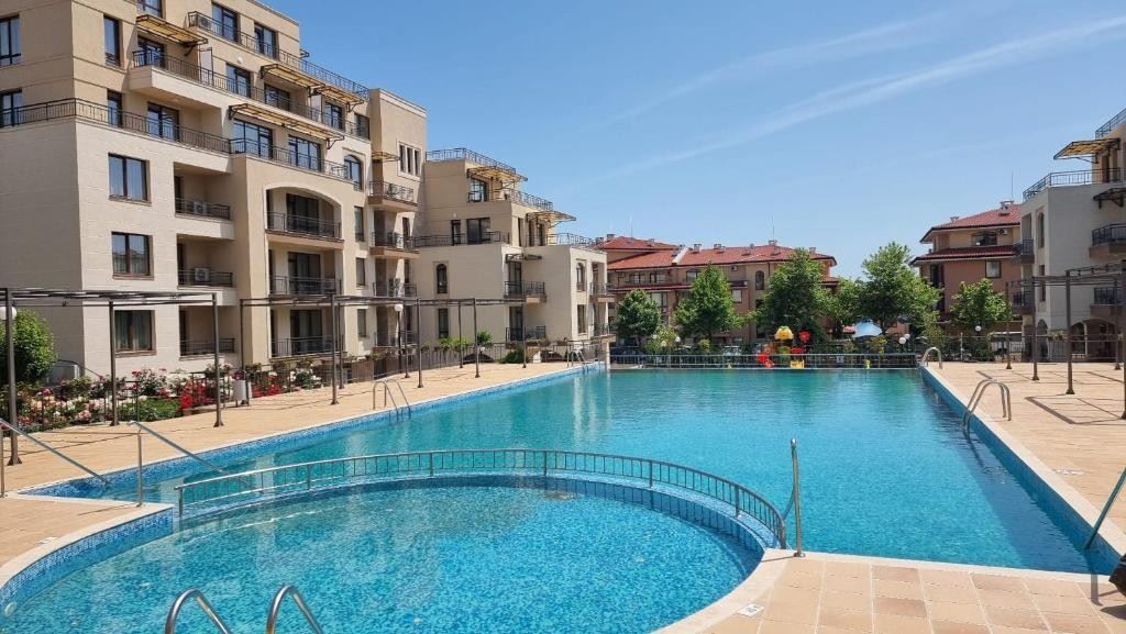 Apartmán ve Sveti Vlas 300 m od pláže – skvělá lokalita, luxusní komplex se středomořskou atmosférou