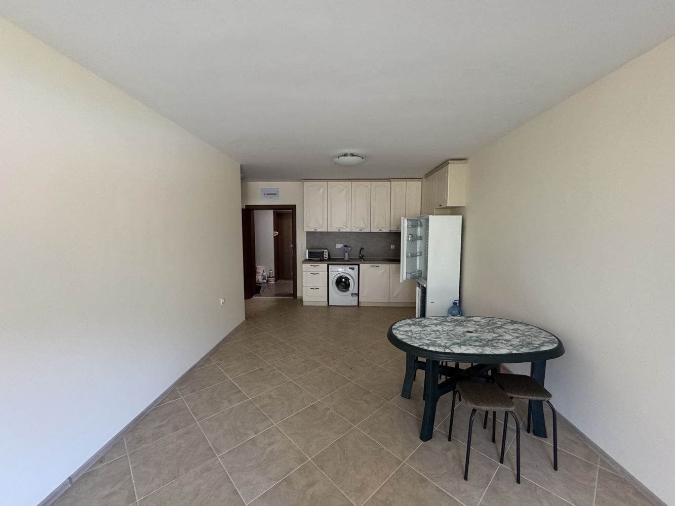 Apartmán s jednou ložnicí v prestižním komplexu u Sozopolu – komfort, klid a vynikající investice