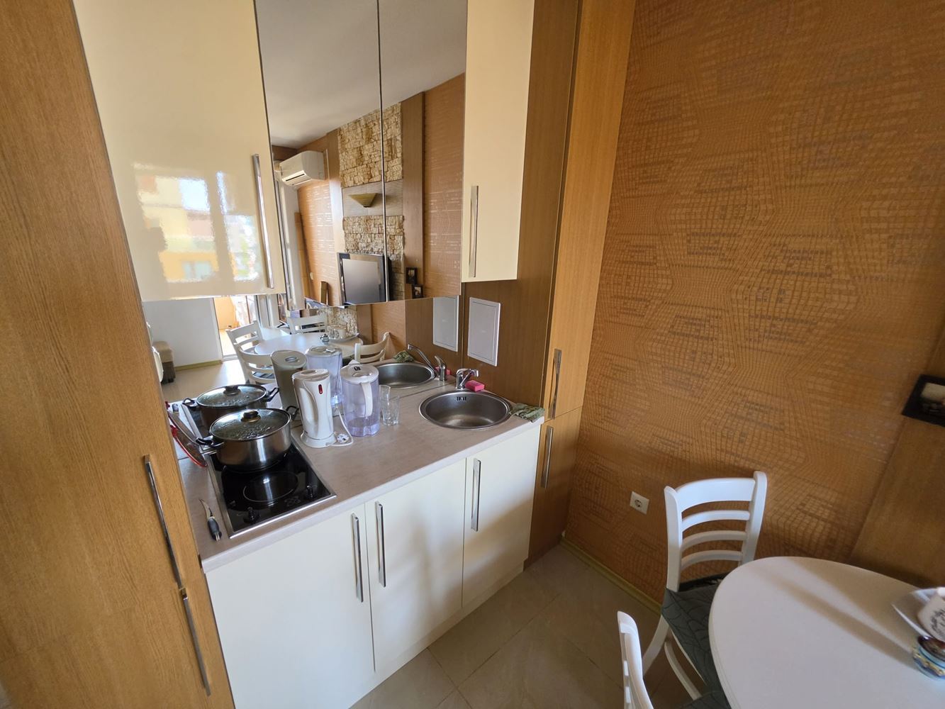 Stylový apartmán s jednou ložnicí v klidné a tiché části Slunečného pobřeží