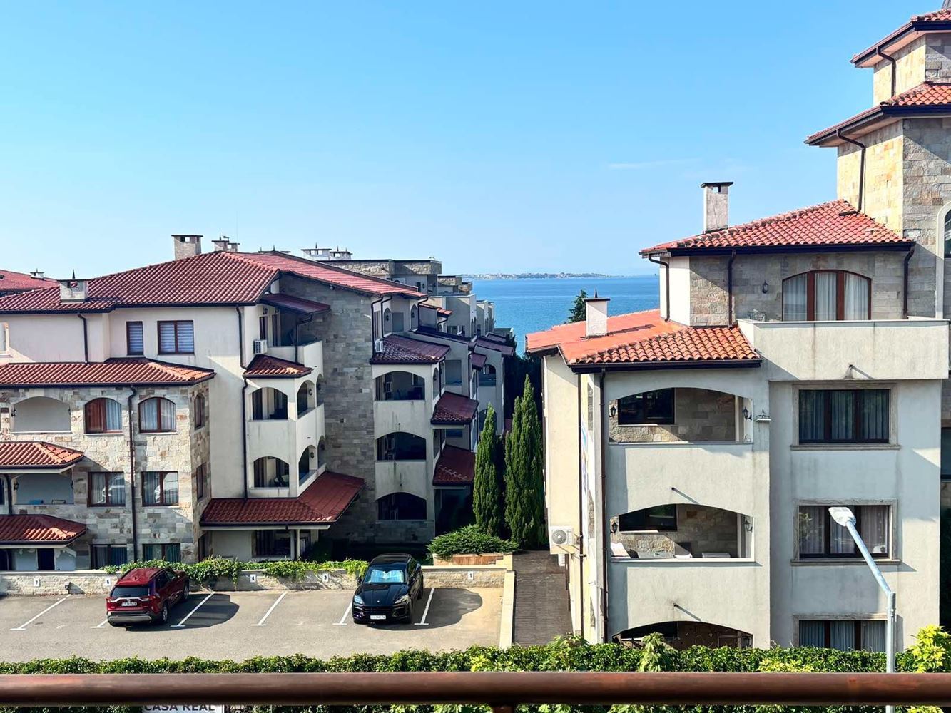 Byt s jednou ložnicí a částečným výhledem na moře – pouhé 3 minuty chůze od pláže ve Sveti Vlas
