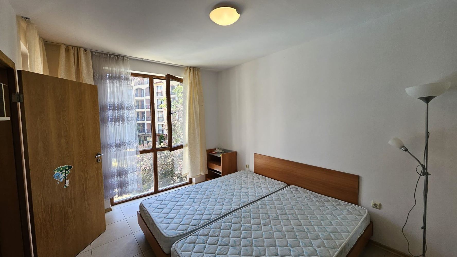 Apartmán v komplexu v Sunny Beach s bazénem, restaurací a nízkým poplatkem za údržbu