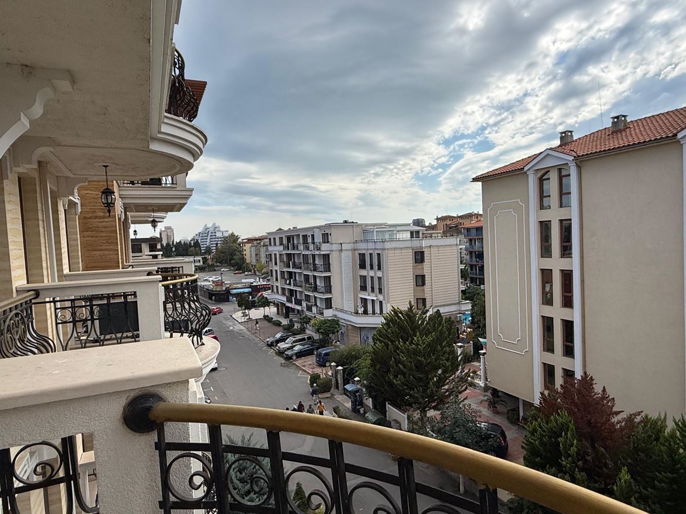 Apartmán s jednou ložnicí v luxusním komplexu ve Slunečném pobřeží s působivými bazény a odpočinkovými zónami