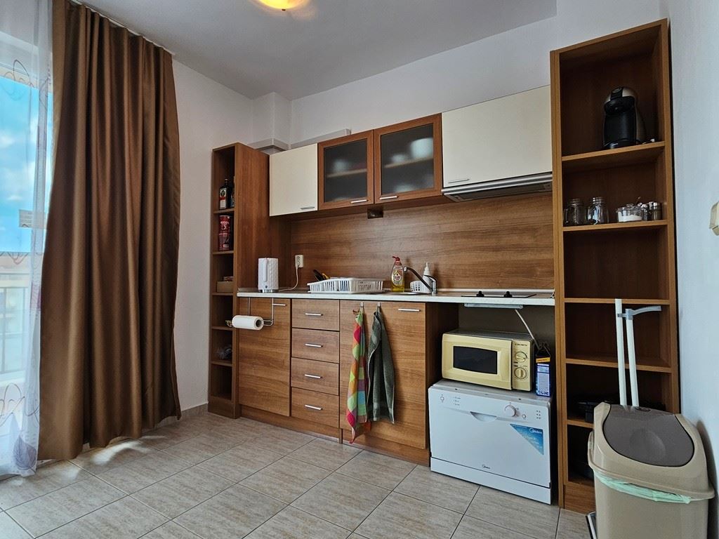 Exkluzivní 2pokojový apartmán s panoramatickým výhledem na bazén ve Slunečném pobřeží