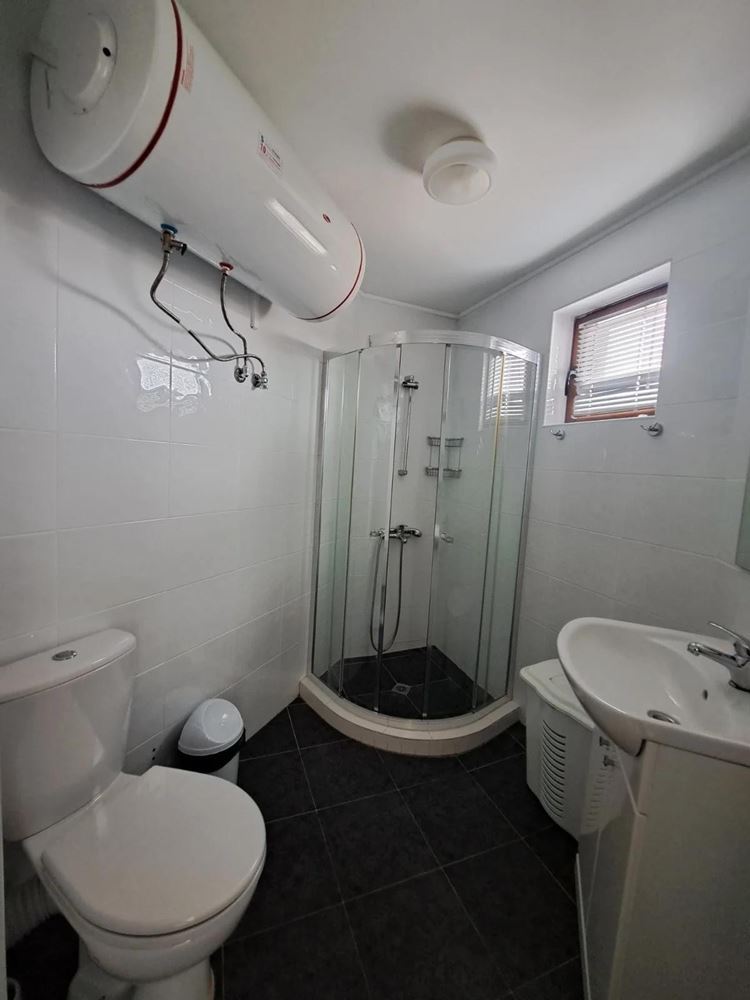 Slunný byt s jednou ložnicí v Ravdě – vynikající investice a komfort jen 10 minut od pláže