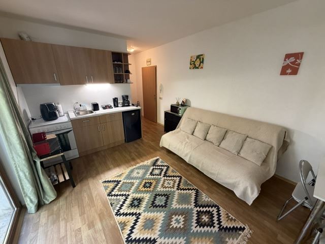Komfort a klid u moře – prostorný apartmán s jednou ložnicí v Aheloy