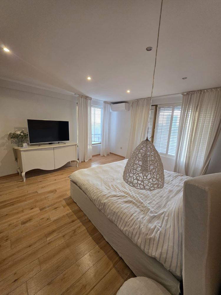 Nesebar: luxusní byt se dvěma ložnicemi a panoramatickým výhledem na moře – 183 m² prostoru, pohodlí a stylu
