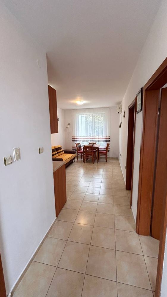 Prostorný apartmán se dvěma ložnicemi v uzavřeném komplexu na Slunečném pobřeží