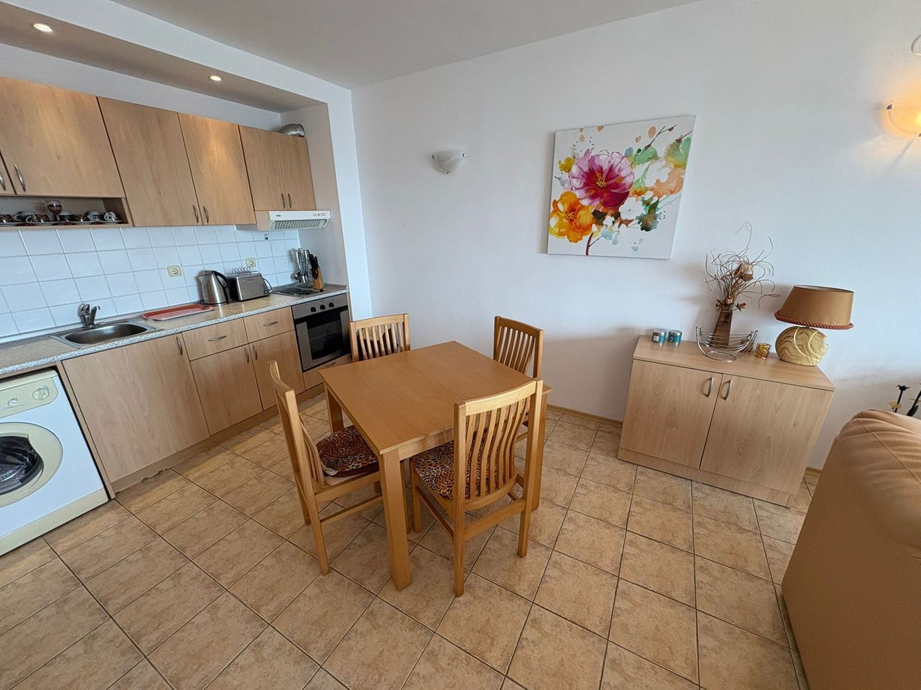2pokojový apartmán s přímým výhledem na moře ve Svatém Vlasu – komfort, klid a resortový životní styl