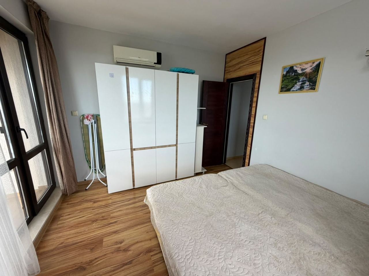 Stylový apartmán s jednou ložnicí a výhledem na moře v prestižním komplexu ve Sveti Vlas – ideální pro odpočinek a investici