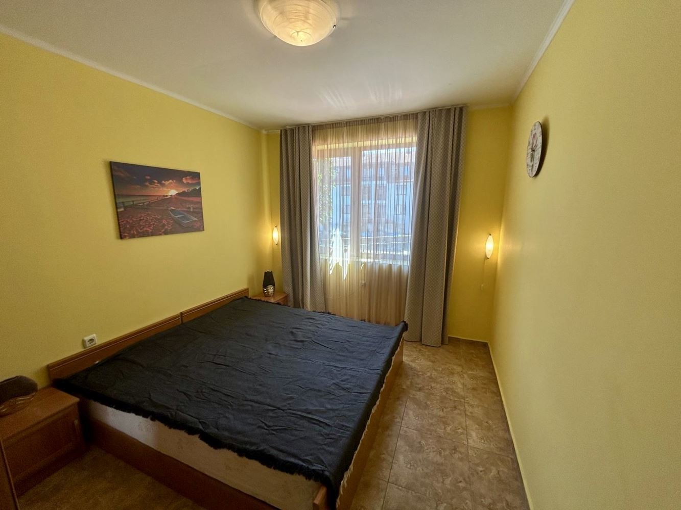 Prostorný apartmán se dvěma ložnicemi a výhledem na bazén v Nesebaru