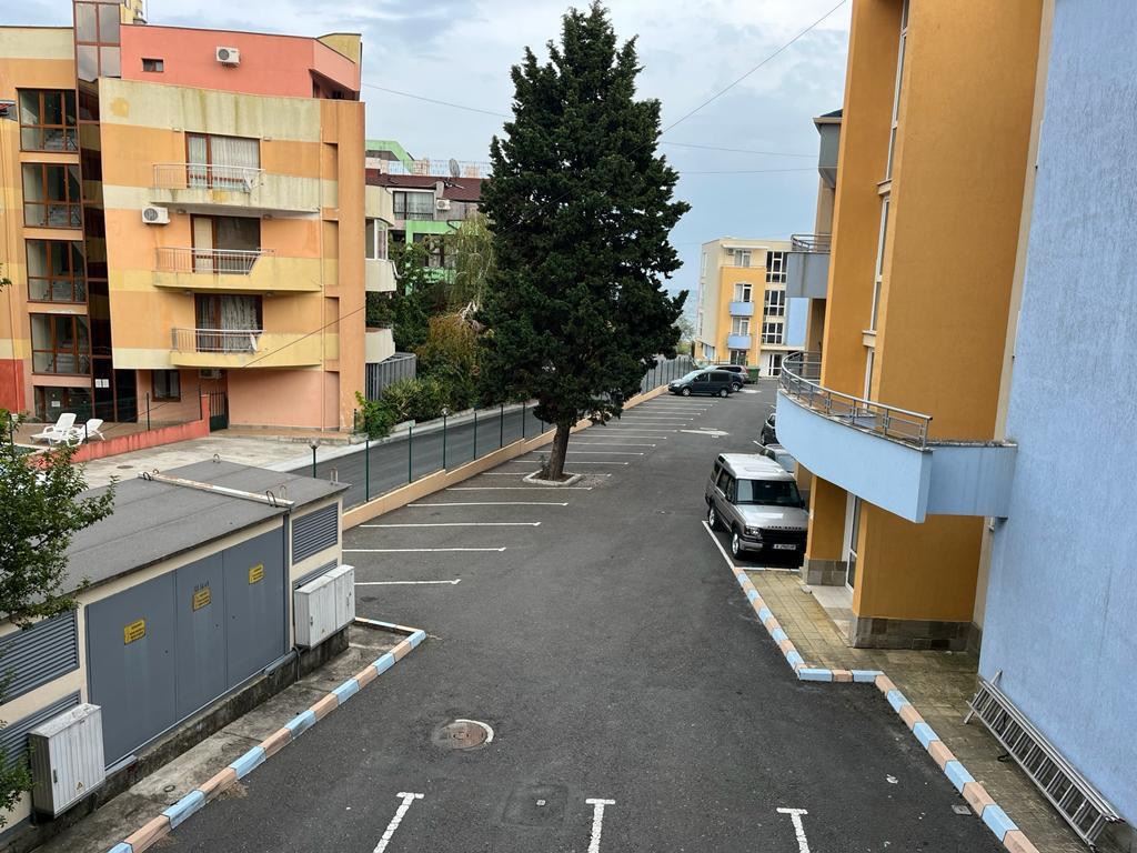 Prostorný apartmán s jednou ložnicí na první linii v malebné Ravdě