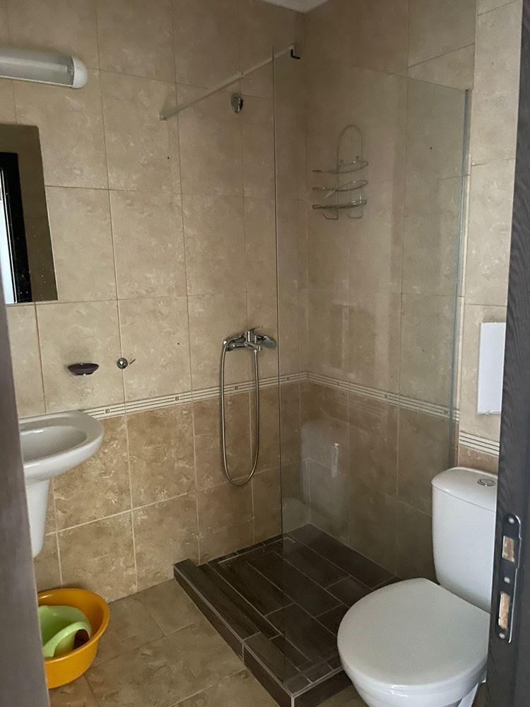 Stylový třípokojový apartmán v přízemí s výhledem na bazén – pouze 300 metrů od moře v Nesebaru