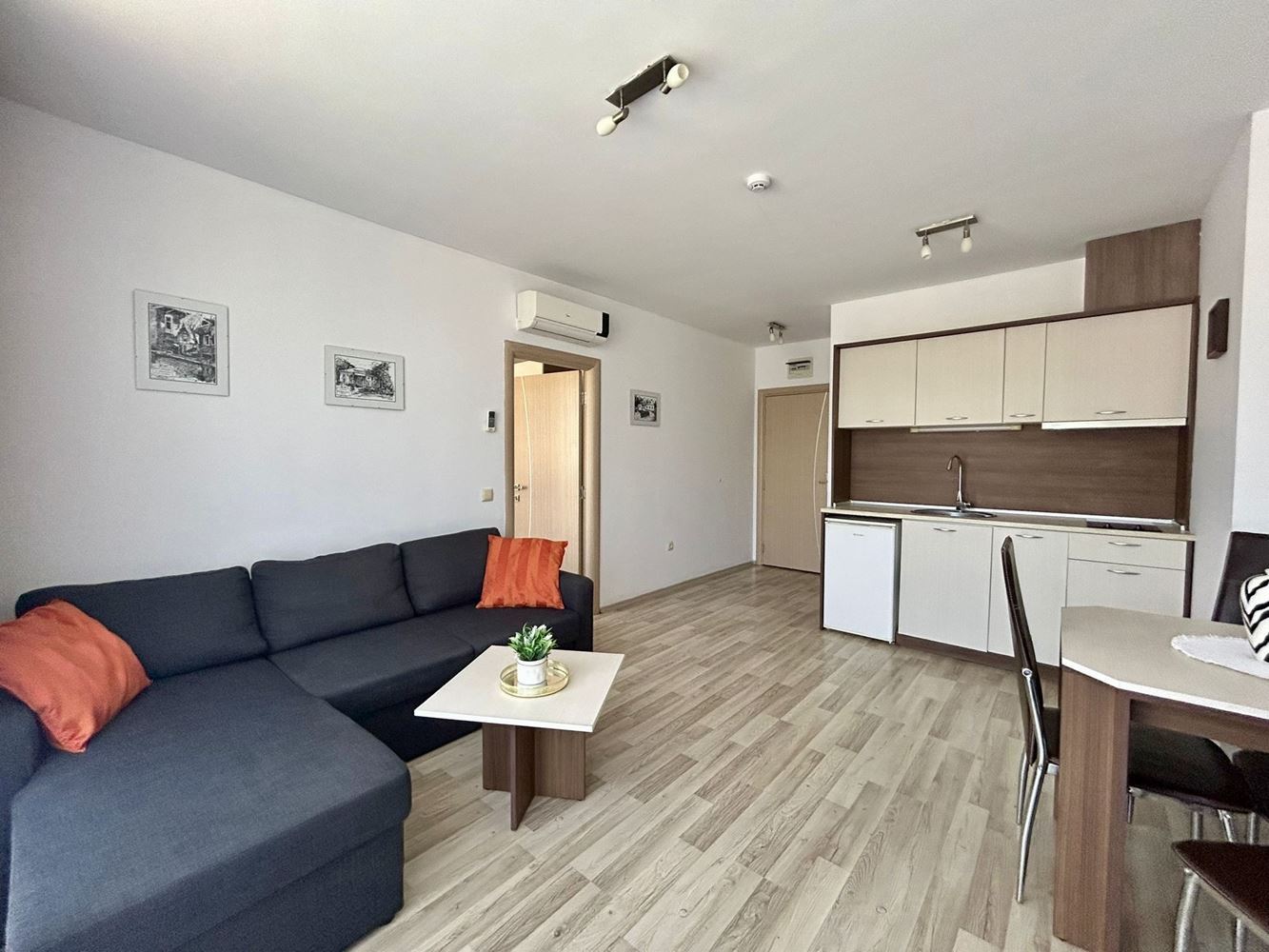 Útulný apartmán s jednou ložnicí na Slunečném pobřeží – ideální nemovitost pro bydlení, dovolenou i bezpečnou investici