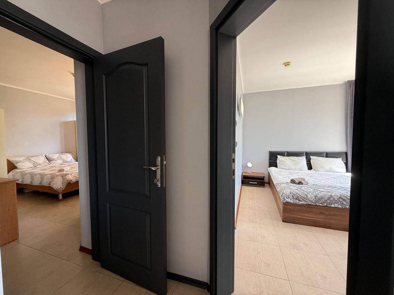 Prostorný apartmán se dvěma ložnicemi a krásným výhledem v klidném komplexu nedaleko Slunečného pobřeží