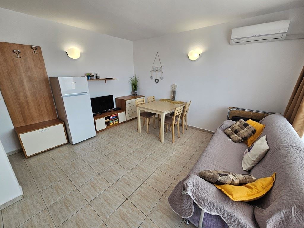 Exkluzivní 2pokojový apartmán s panoramatickým výhledem na bazén ve Slunečném pobřeží