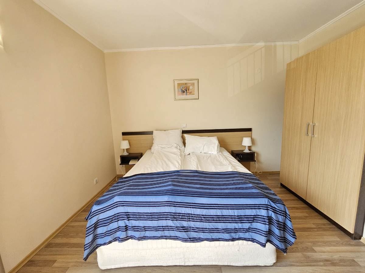 Luxusní apartmán se třemi ložnicemi na první linii u moře v Obzoru – panoramatický výhled na moře a hory