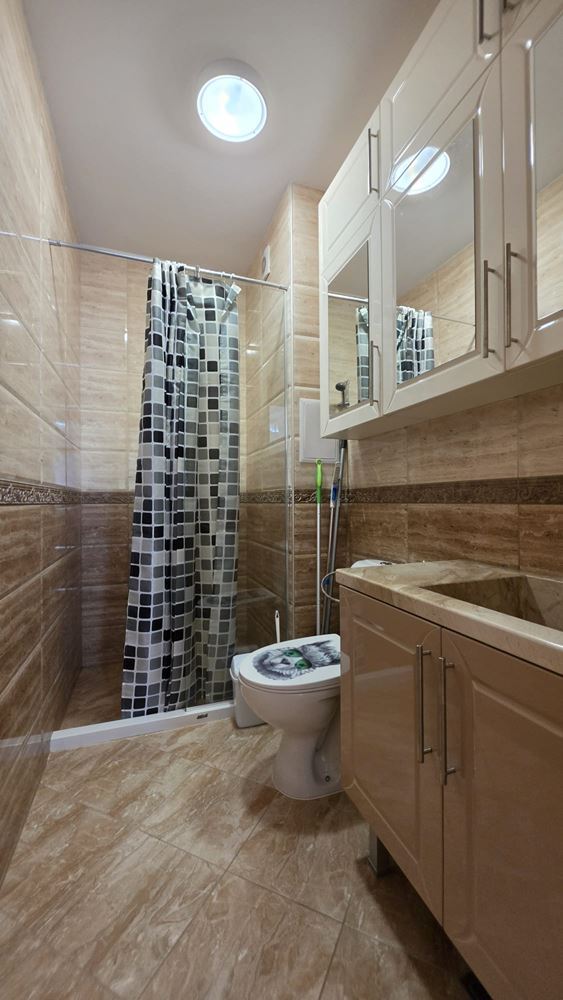 Stylový apartmán s jednou ložnicí, funkční dispozicí, komfortem a klidnou atmosférou letoviska