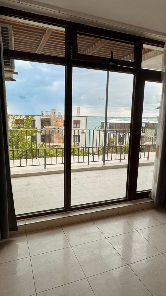 Třípokojový apartmán s výhledem na moře v prestižním komplexu ve Svatém Vlasu