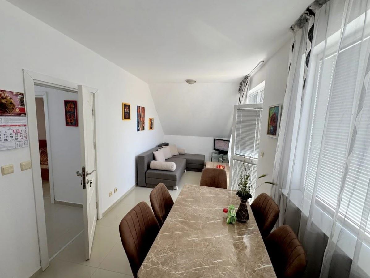 Apartmán s jednou ložnicí v Ravdě – kompletně zařízený, v obytném domě a 500 metrů od moře