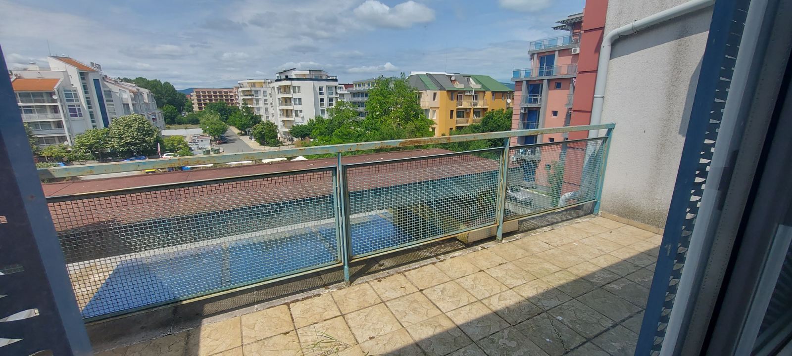 Prostorné zařízené studio v moderním komplexu pouhých 300 metrů od moře na Slunečném pobřeží