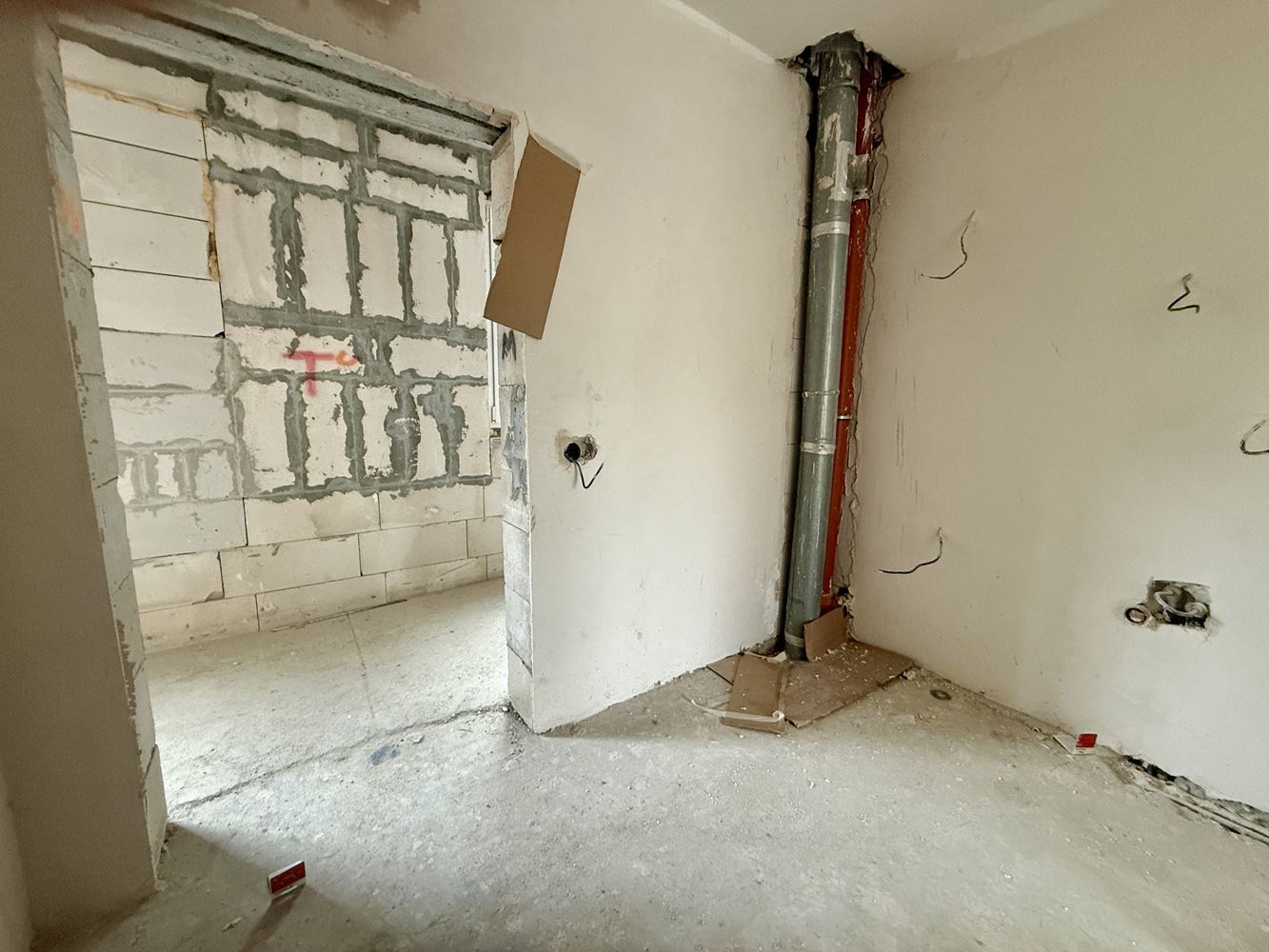 Prostorné studio s výhledem na moře v Sveti Vlas – připravené k dokončení podle vašich představ