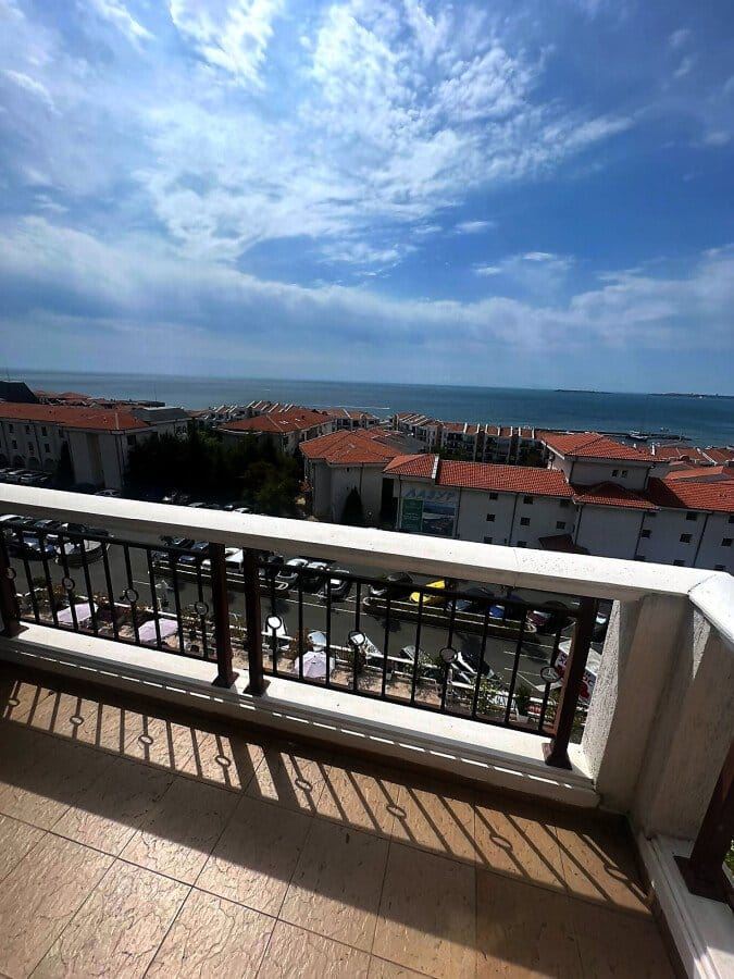 Prostorný čtyřpokojový apartmán s jedinečným panoramatickým výhledem na celý záliv ve Sveti Vlas