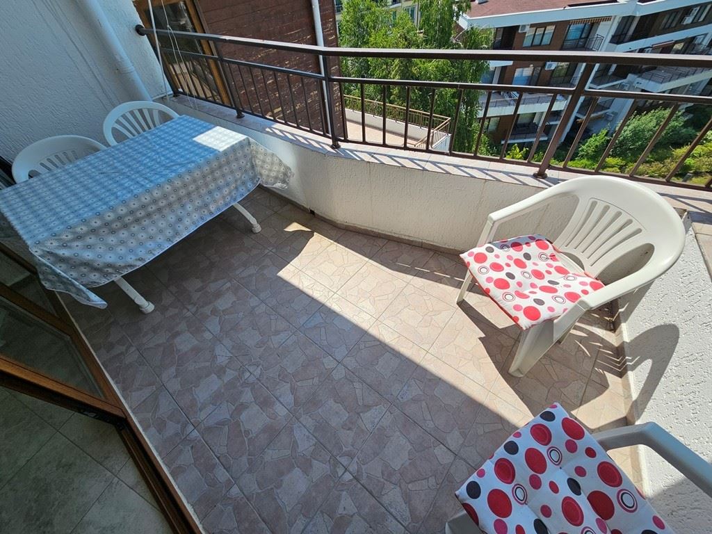 Panoramatický apartmán se dvěma ložnicemi jen pár metrů od pláže v Elenite s úžasným výhledem na záliv