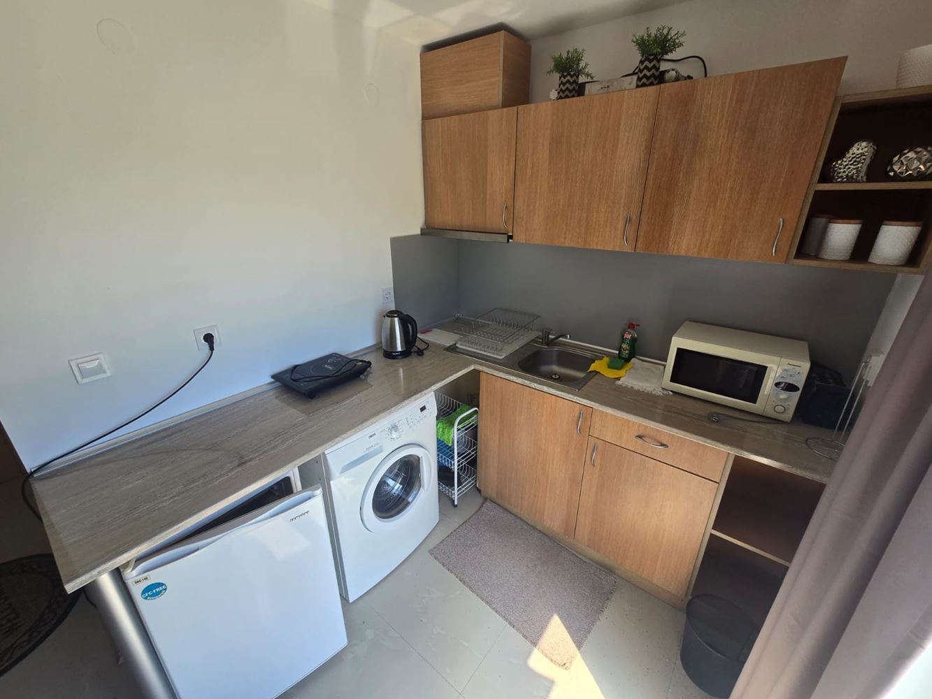 Moderní dvoupokojový byt (s jednou ložnicí) v Sunny Beach – styl, komfort a připravený k nastěhování