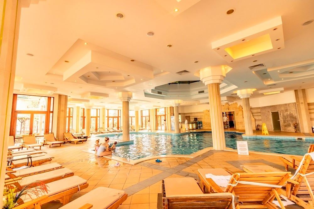 Dvoupokojový byt (s jednou ložnicí) v první linii u moře v Ravda – luxus, příroda a výhled na bazén