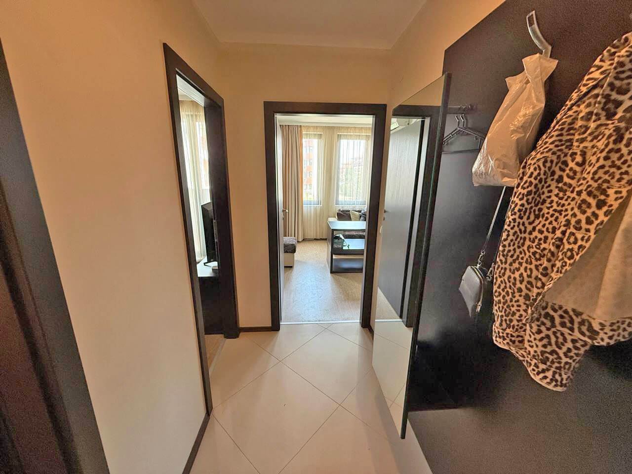 Elegantní apartmán s jednou ložnicí ve Svatém Vlasu – komfort, klid a středomořský styl v blízkosti moře