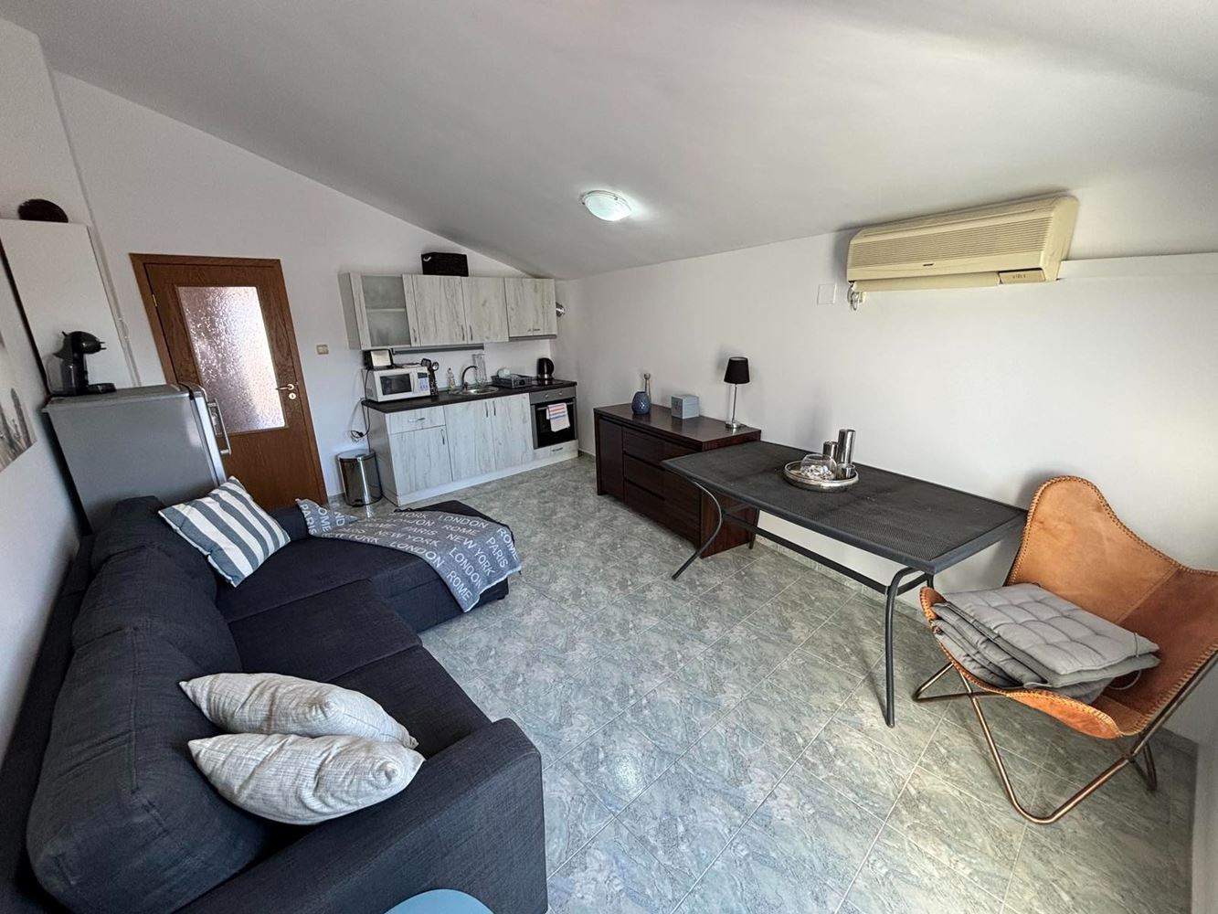 Apartmán se dvěma ložnicemi a panoramatickým výhledem na moře ve Sveti Vlas