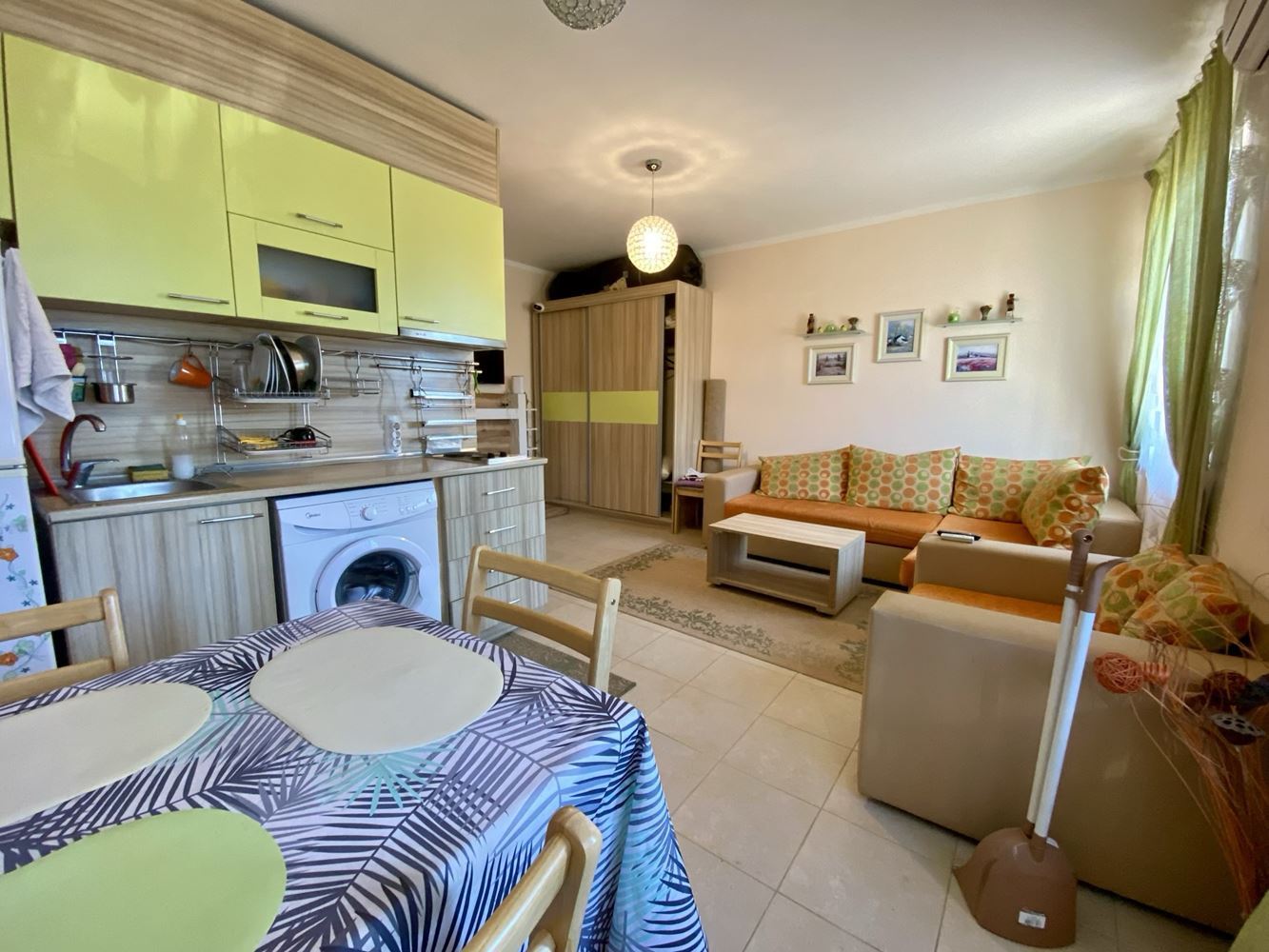 Výborná investice – prostorné studio připravené k nastěhování blízko Slunečné pobřeží