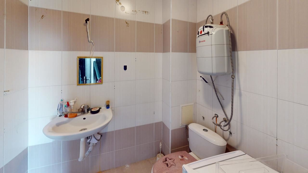 Prostorný byt se dvěma ložnicemi v blízkosti Slunečného pobřeží – moderní komfort a SPA vybavení po celý rok