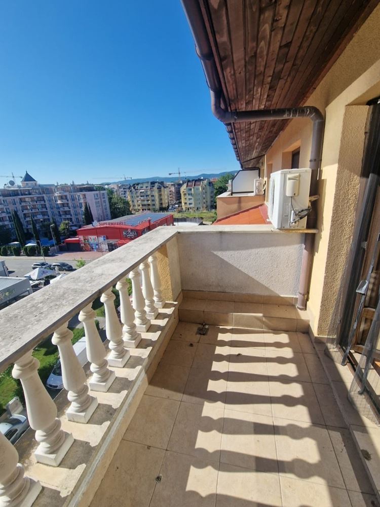 Byt s jednou ložnicí a panoramatickým výhledem v Slunečném pobřeží