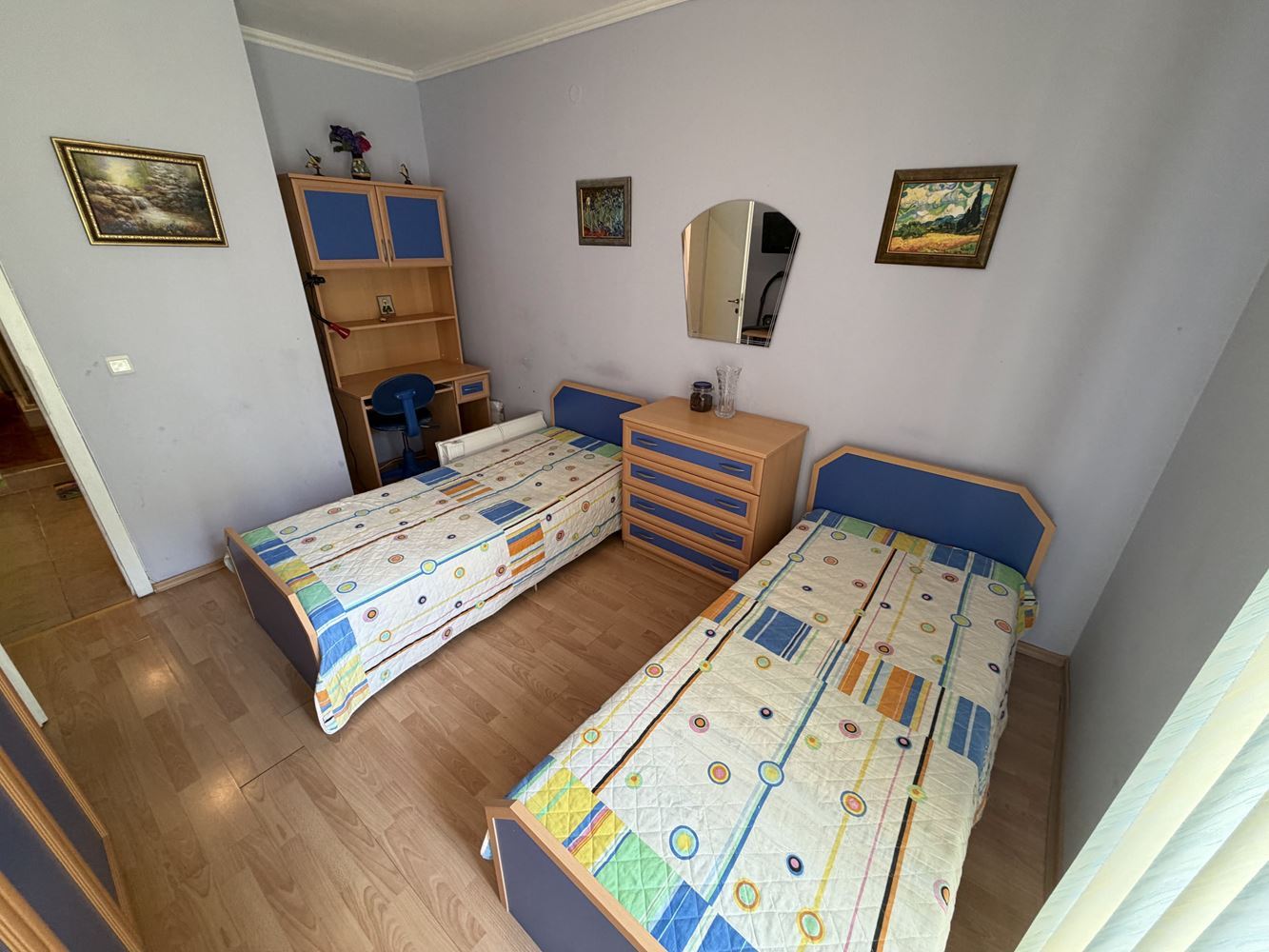 Apartmán s jednou ložnicí, prostornou terasou a výhledem na moře ve Sveti Vlas – 300 metrů od pláže