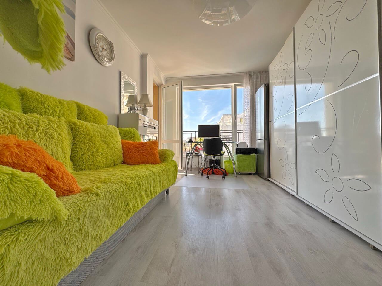 Prostorné zařízené studio ve Sveti Vlas – 200 metrů od pláže, s luxusním SPA centrem a vynikajícím vybavením