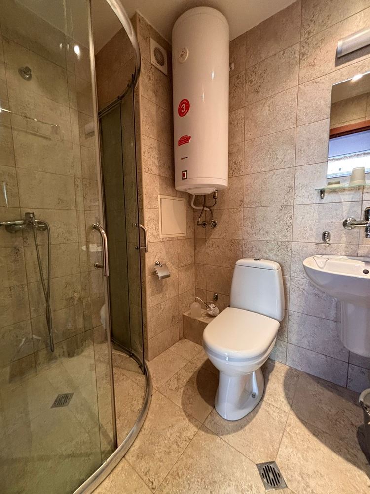 Prostorný byt s jednou ložnicí s výhledem na bazén v Sunny Beach – možnost druhé ložnice