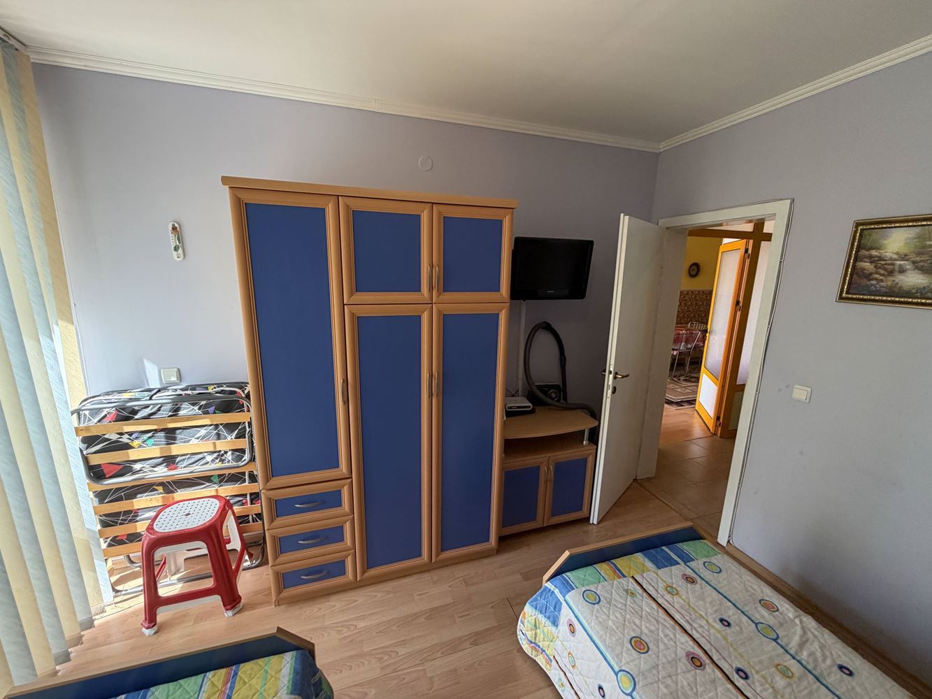 Apartmán s jednou ložnicí, prostornou terasou a výhledem na moře ve Sveti Vlas – 300 metrů od pláže