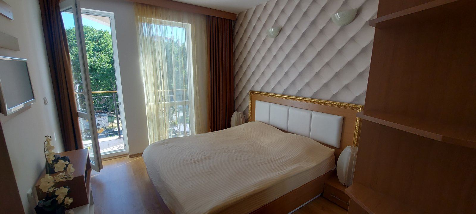 Luxusní jednopokojový apartmán v prestižním komplexu na Slunečném pobřeží