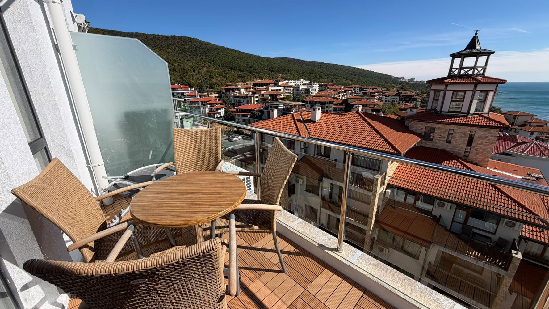Studio s panoramatickým výhledem na moře, pouhých 50 metrů od pláže ve Sveti Vlasu