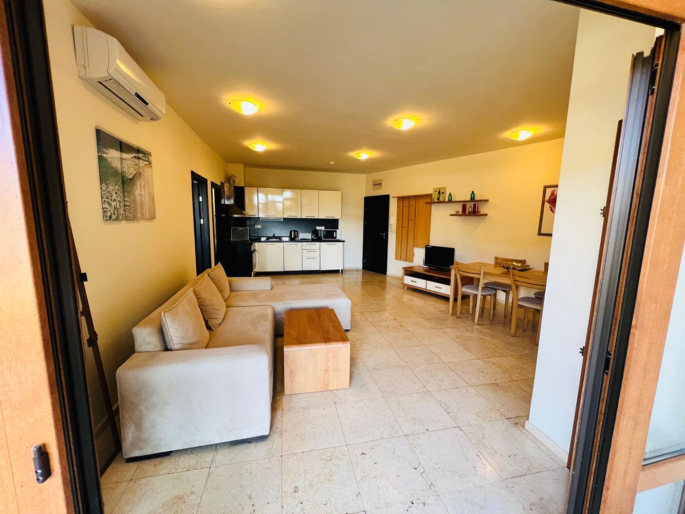 Prostorný apartmán se dvěma ložnicemi a výhledem na moře v luxusním komplexu na první linii ve Sveti Vlas
