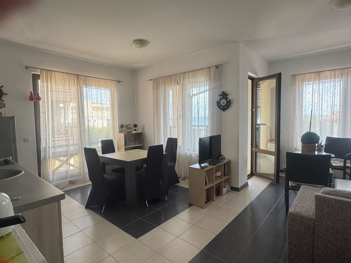 Vysněný domov u moře – apartmán se dvěma ložnicemi, skvělou polohou a širokou nabídkou vybavení