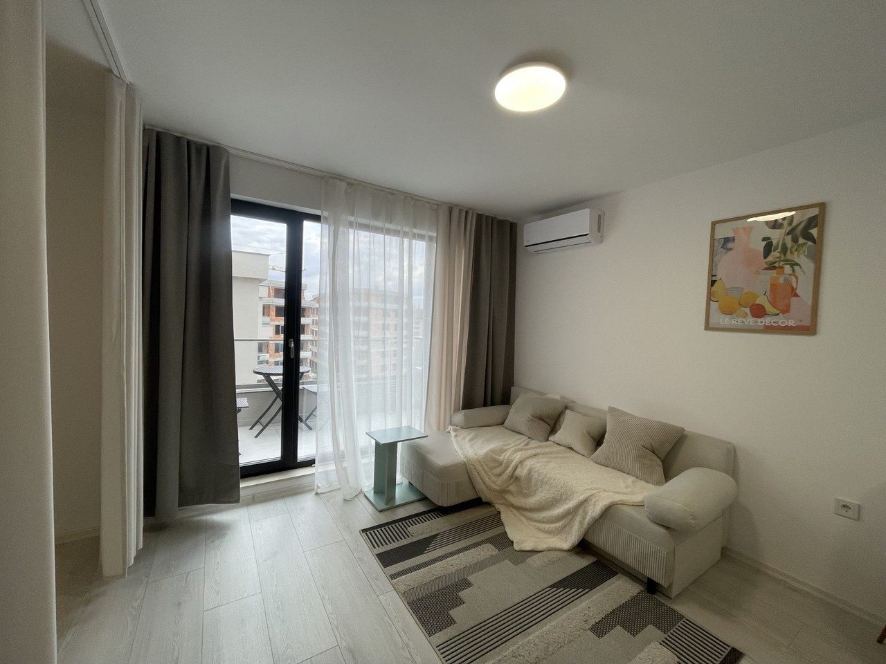 Útulný a funkční apartmán s jednou ložnicí v srdci Starého Města Pomorie