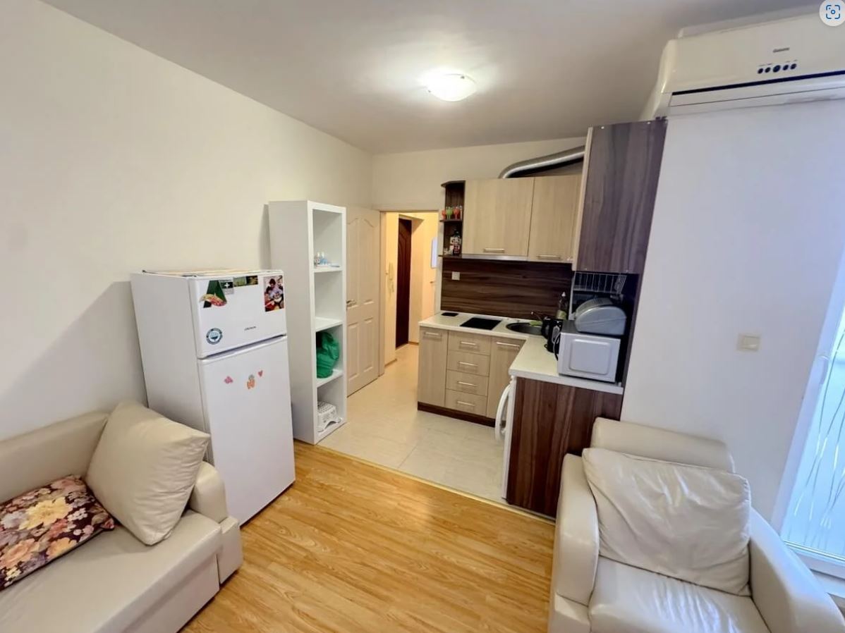 Mořský komfort a útulnost ve stylovém apartmánu s jednou ložnicí v Ravdě