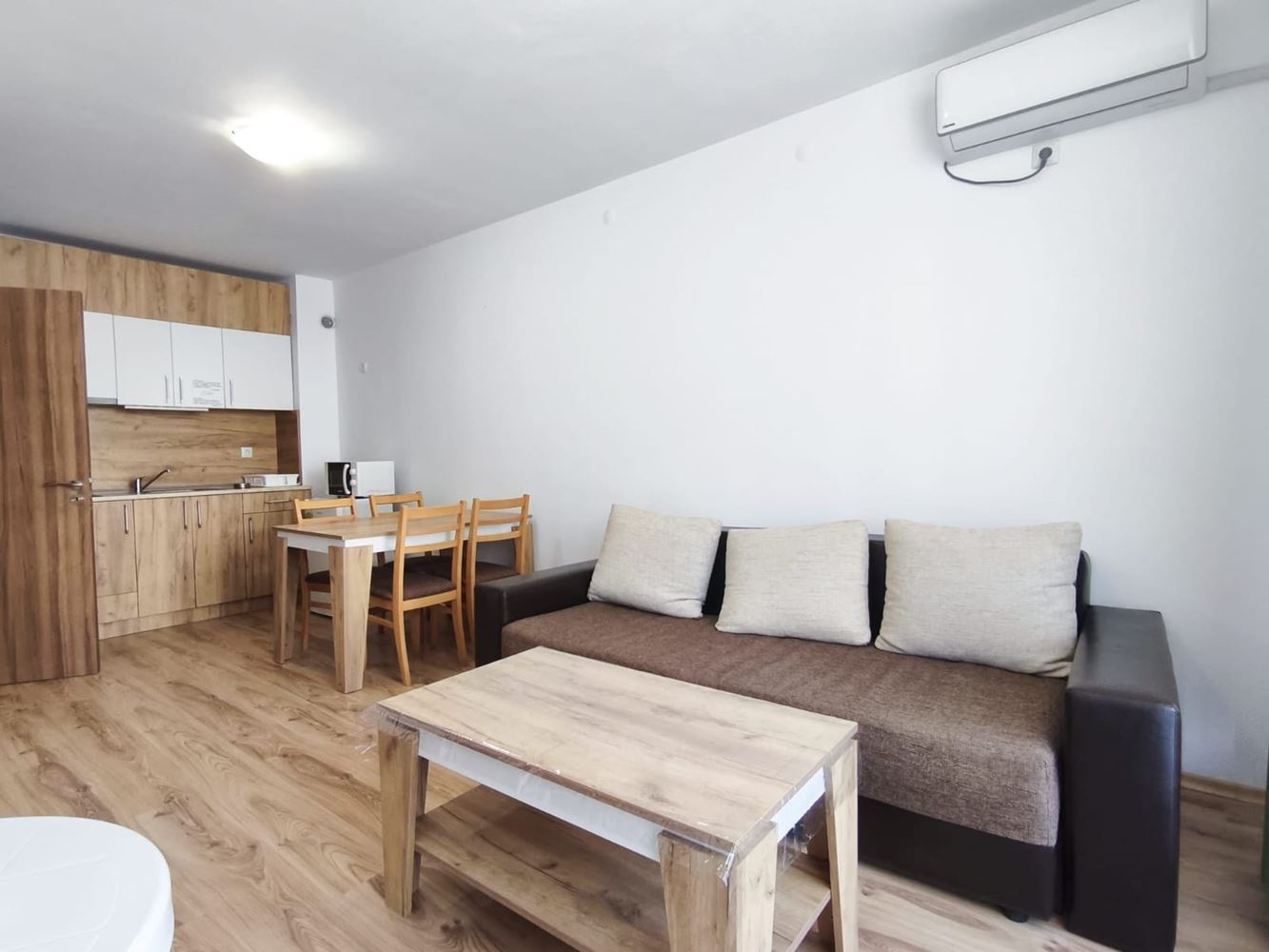 Prostorný apartmán s jednou ložnicí v Aheloy – připravený k nastěhování, jen pár kroků od moře