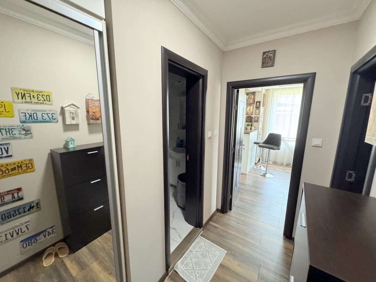 Apartmán s jednou ložnicí 300 metrů od pláže na Slunečném pobřeží – kompletně zařízený a připravený k nastěhování