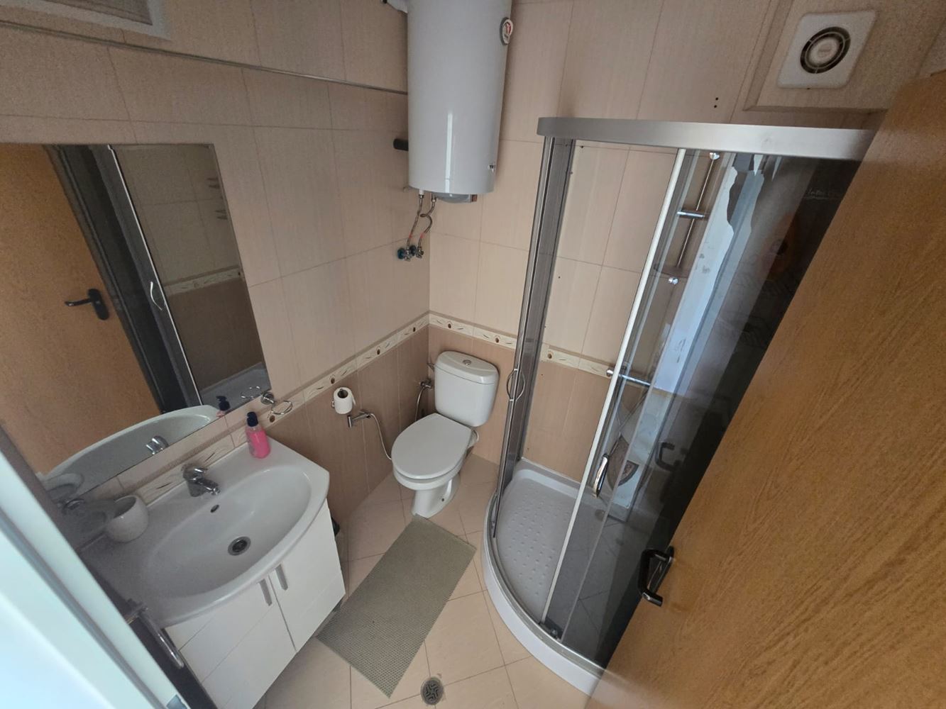 Moderní dvoupokojový byt (s jednou ložnicí) v Sunny Beach – styl, komfort a připravený k nastěhování