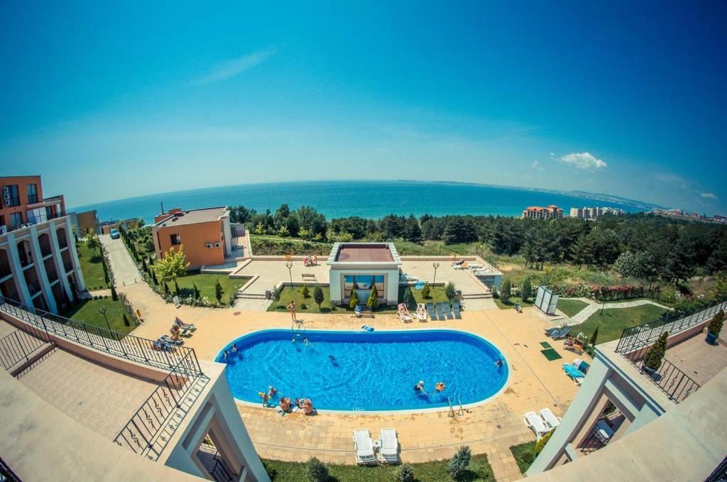 Prostorné studio v prestižním komplexu ve Svatém Vlasu – klid a pohodlí po celý rok