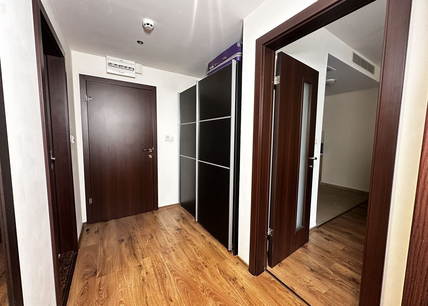 Prostorný byt s jednou ložnicí v luxusním a působivém komplexu ve Slunečném pobřeží
