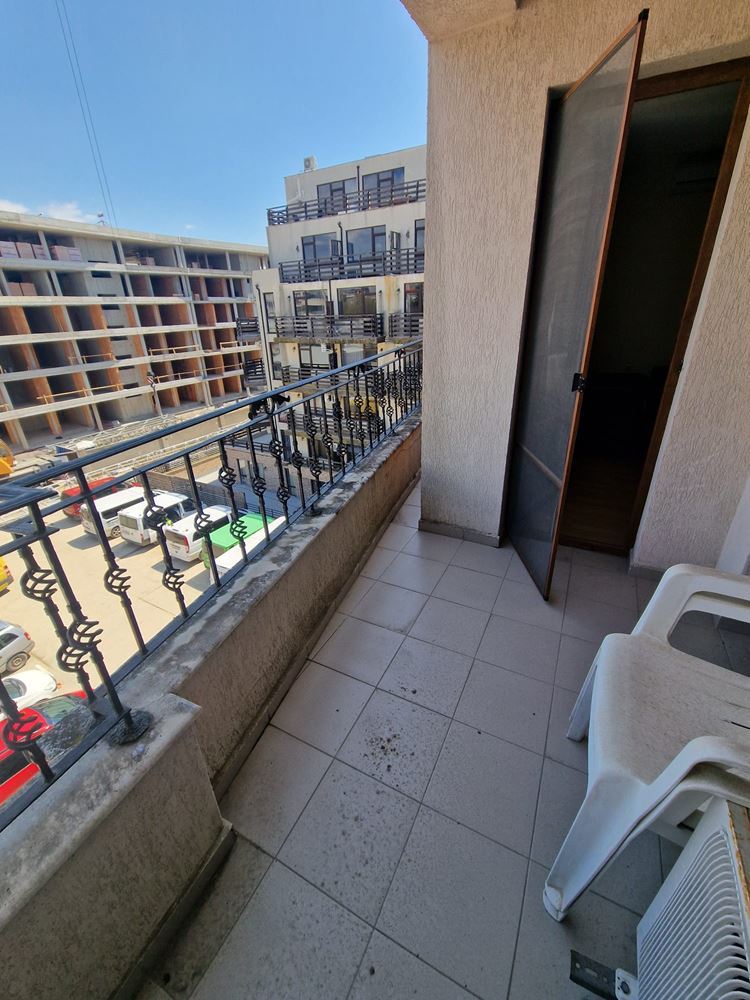 Světlý apartmán s jednou ložnicí v Nesebaru – bez poplatku za údržbu, s Aktem 16 a skvělou lokalitou